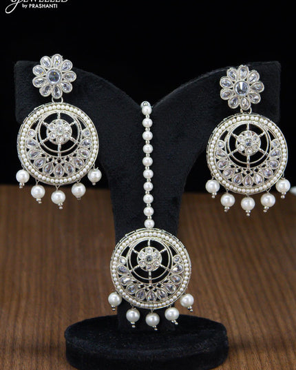Kundan necklace with white stones and maang tikka - {{ collection.title }} by Prashanti Sarees