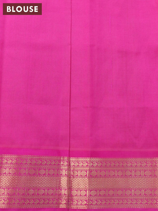 Kuppadam silk cotton saree cream and pink with plain body and rich zari woven border - {{ collection.title }} by Prashanti Sarees