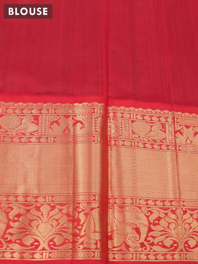 Kuppadam silk cotton saree green and red with allover self emboss jacquard and long zari woven border - {{ collection.title }} by Prashanti Sarees