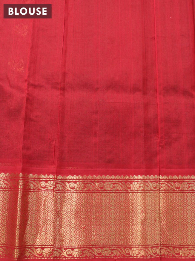 Kuppadam silk cotton saree green and red with allover self emboss jacquard & zari buttas and rich zari woven border - {{ collection.title }} by Prashanti Sarees