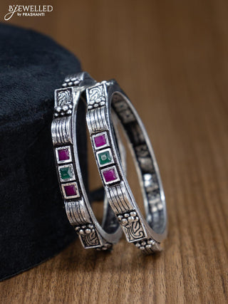 Oxidised bangles with kemp stone