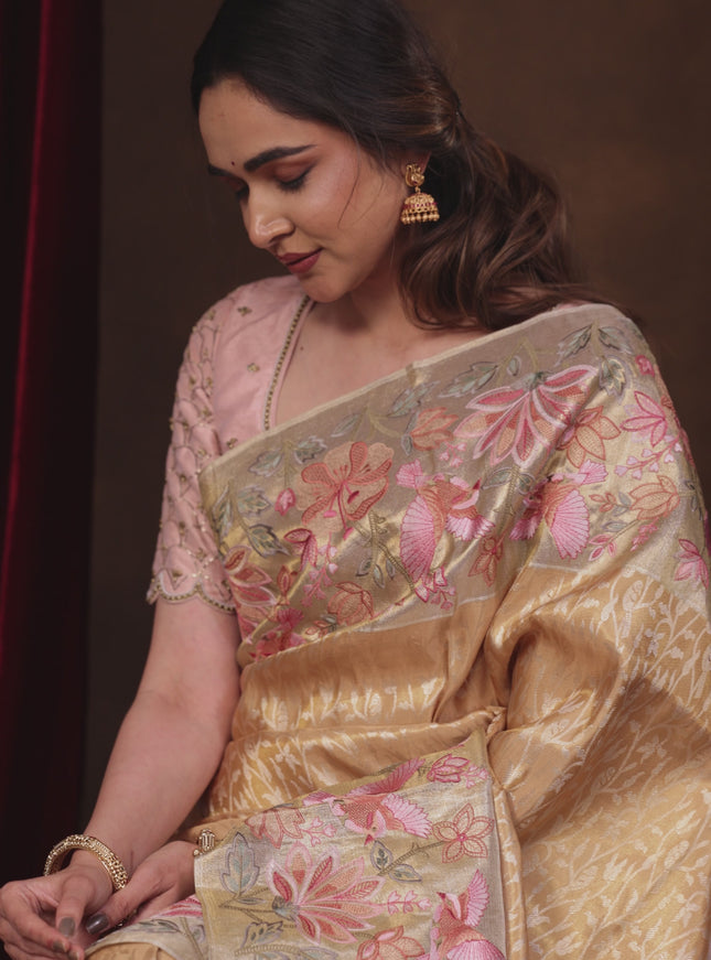 Gold Pure Kanchipuram Tissue Silk Saree With Brocade Zari Weaves & Border Embroidery