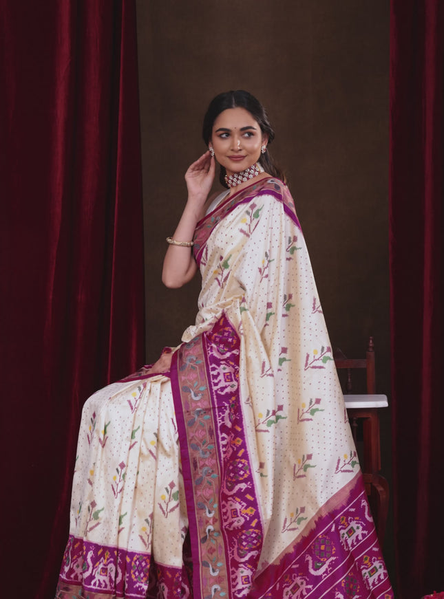 Off white-Magenta PInk Pochampally Silk Saree With Broder Embroidery