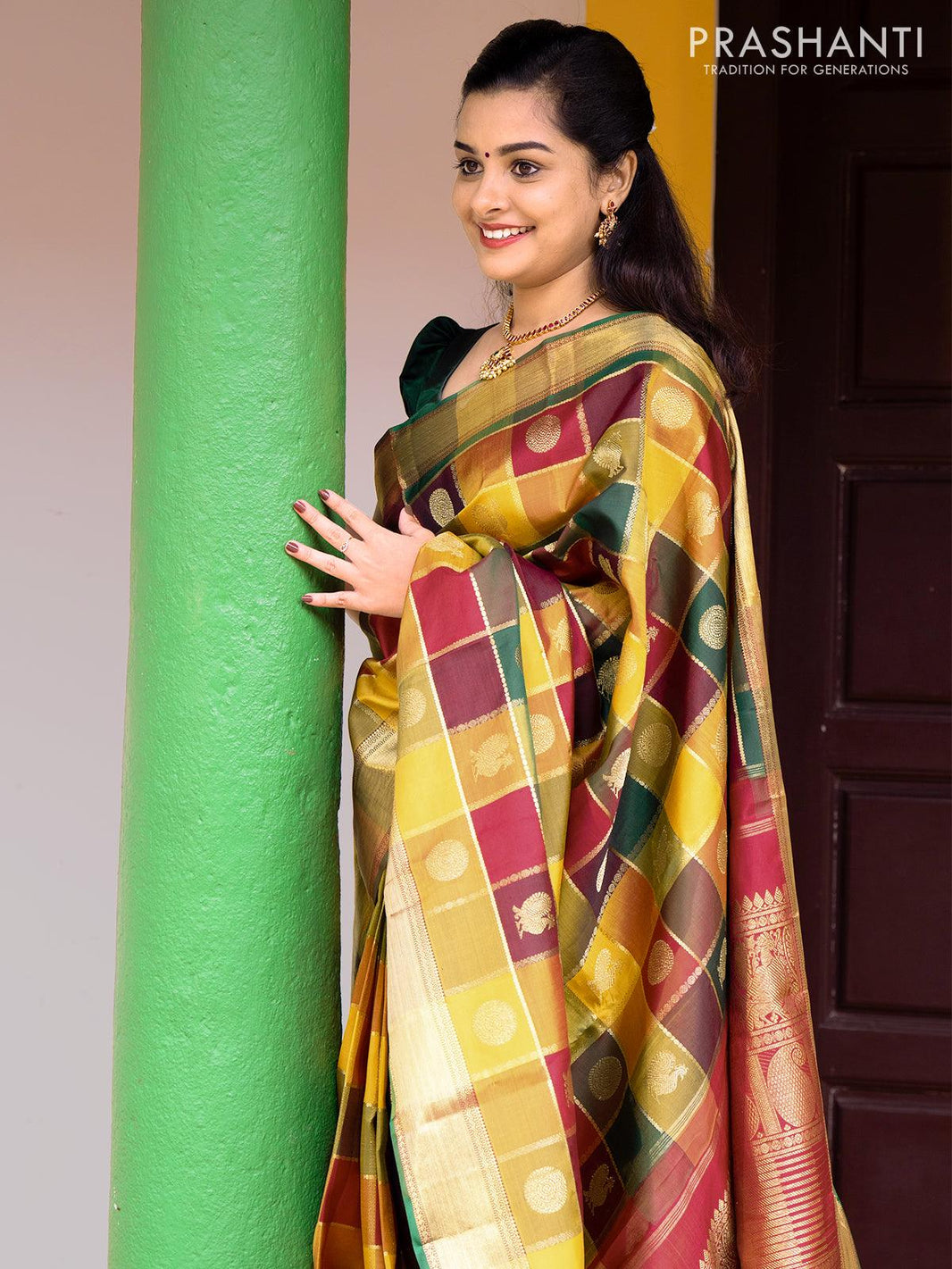 Mustrad Plain Uppada Silk Saree, Complemented by Bavanji Border, Captivating Contrast Pallu of Gleaming Zari Weave, and Paired with a Contrast Blouse main image 1