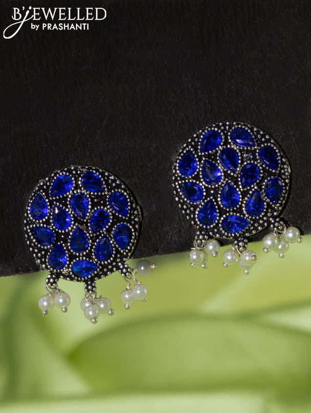 Oxidised choker with sapphire stones and pearl hangings