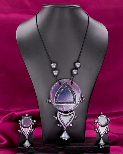 Teracotta grey necklace with bluish purple colour pendant