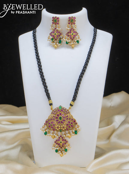 Black thread necklace with kemp stone and pearl hangings