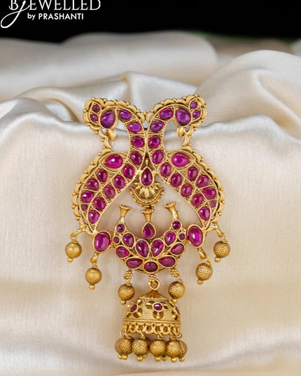 Antique jada billai with pink kemp stones and golden beads hanging - {{ collection.title }} by Prashanti Sarees