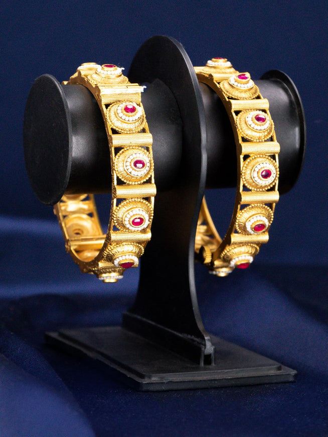 Antique screw type bangle with beaded and kemp stone - {{ collection.title }} by Prashanti Sarees