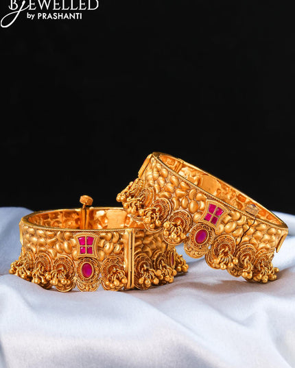 Antique screw type bangle with kemp stone and hangings - {{ collection.title }} by Prashanti Sarees