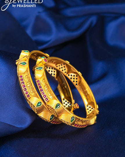 Antique screw type bangle with kemp stone - {{ collection.title }} by Prashanti Sarees
