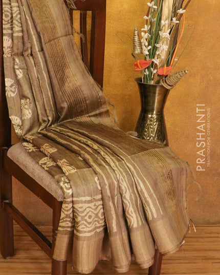 Chappa saree khaki shade with floral butta prints and zari woven border - {{ collection.title }} by Prashanti Sarees