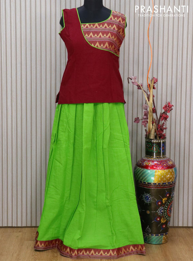 Mangalagiri cotton kids lehanga maroon and parrot green with patch work neck pattern and thread woven border for 15 years - sleeve attached - {{ collection.title }} by Prashanti Sarees