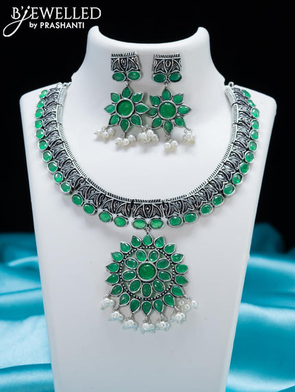 Oxidised necklace with emerald stone and floral pendant - {{ collection.title }} by Prashanti Sarees
