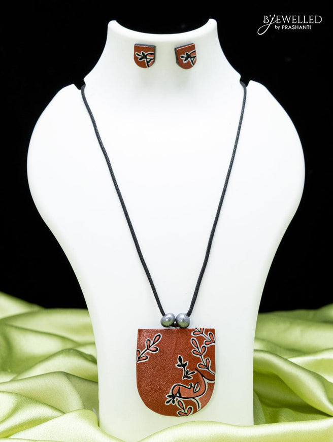 Terracotta necklace with red pendant - {{ collection.title }} by Prashanti Sarees